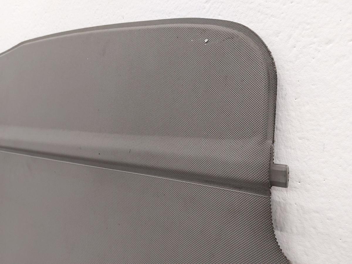 VW Passat 3B B5 Variant Kombi Laderaumrollo Gep&auml;ckraumrollo Rollo hellgrau 8LE