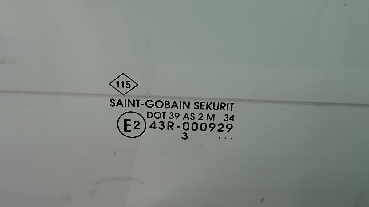 Nissan Kubistar Türscheibe rechts in grüncolor Bj2005 Renault Kangoo