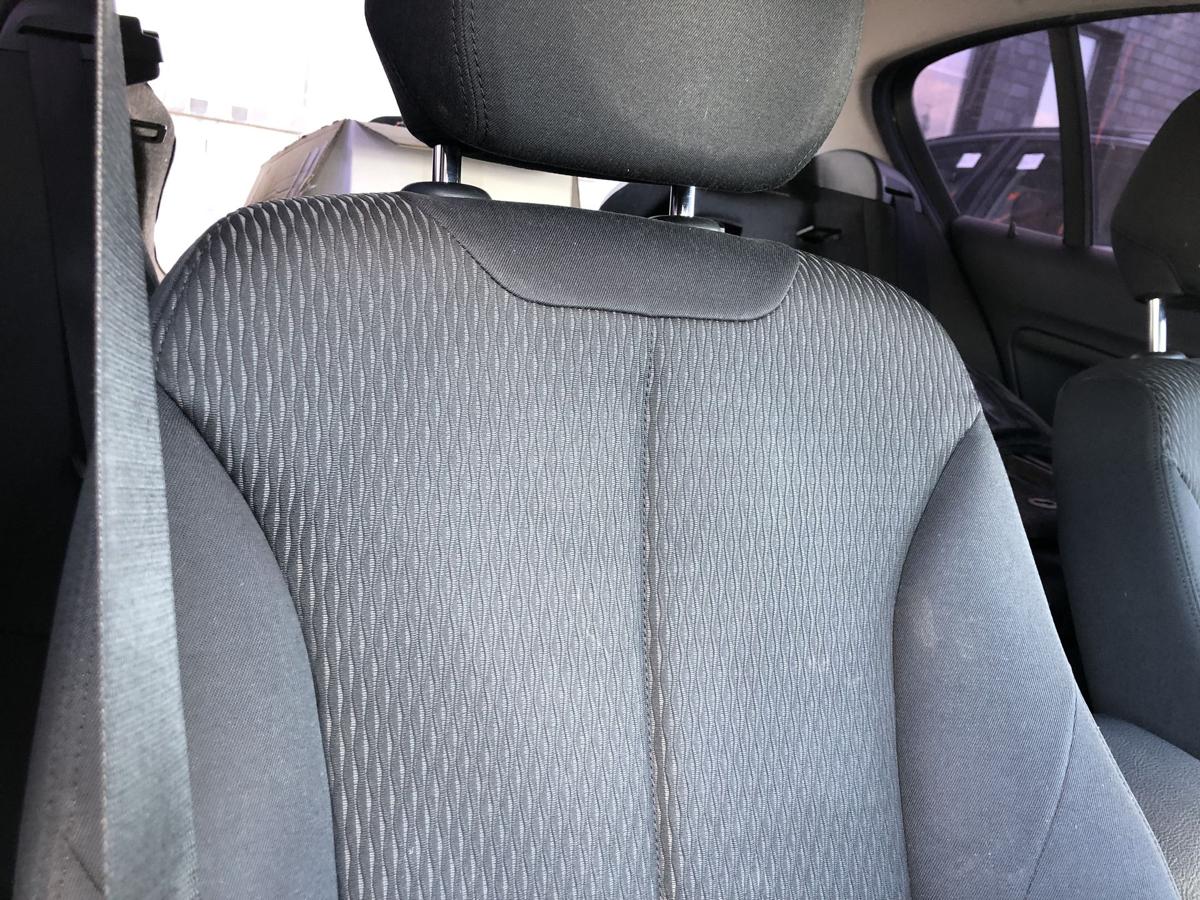 BMW 1er F20 Sitz vorn rechts Beifahrersitz Stoff mit Heizung Autositz Stoffsitz