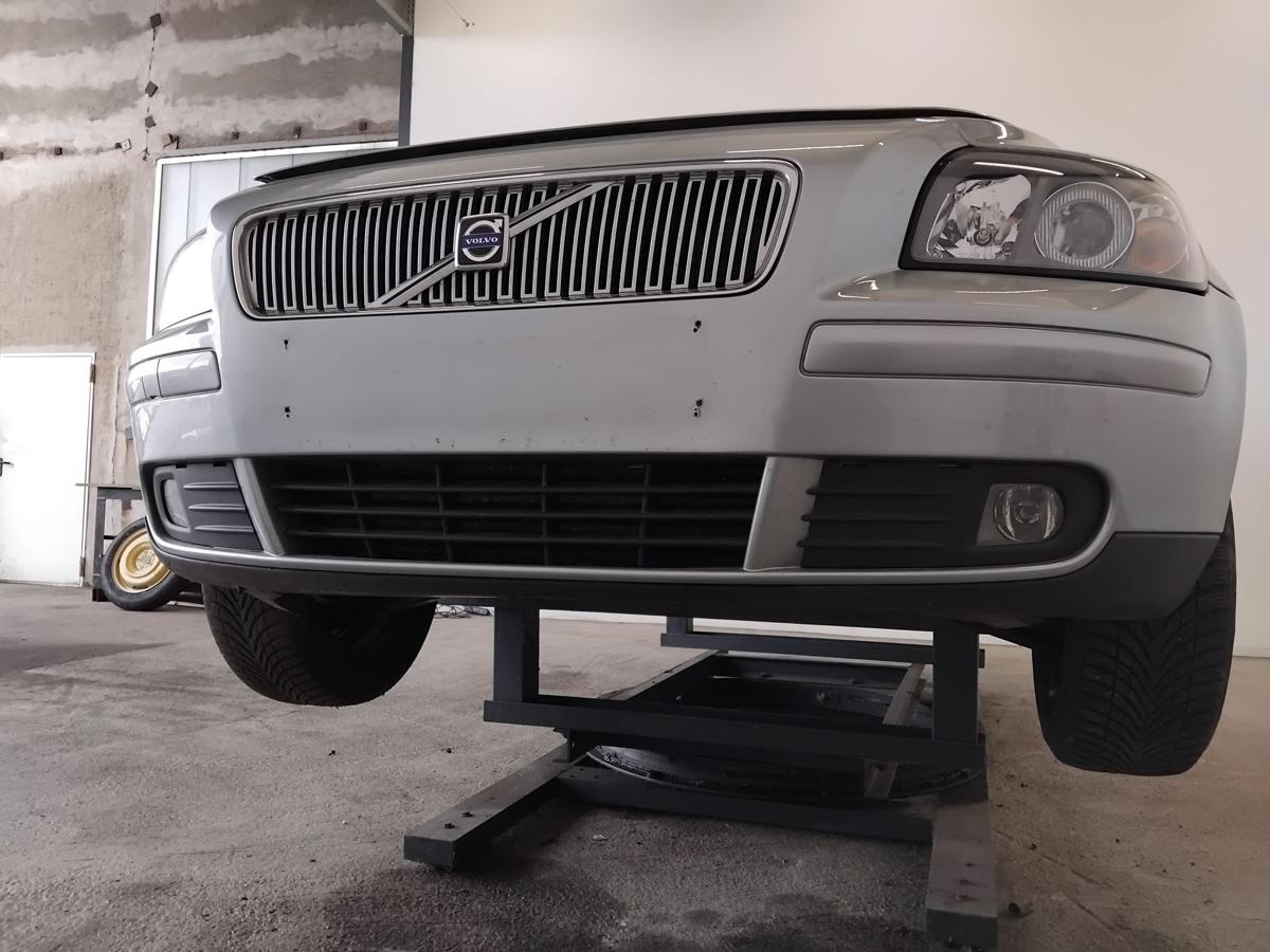 Volvo V50 S40 II original Stossf&auml;nger Sto&szlig;stange vorn 477 Electric Silber BJ2007