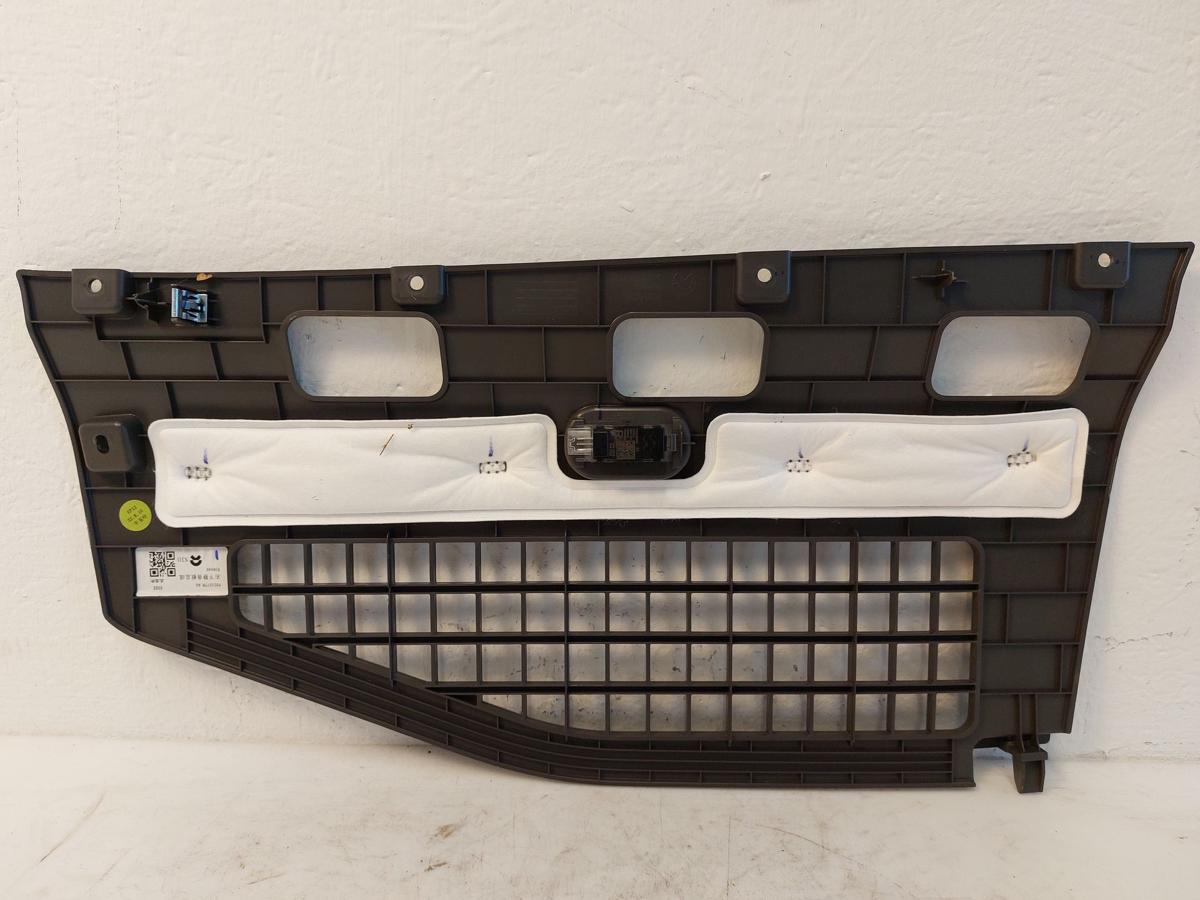 NIO ET7 Elektro Verkleidung Blende Innenverkleidung Fußraum mit Leuchte