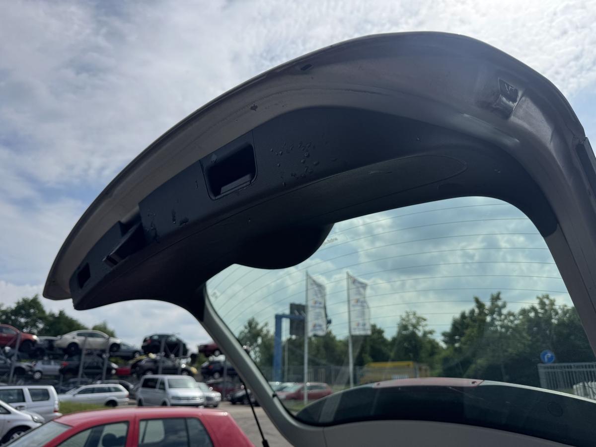 Ford Focus 2 original Heckklappe mit Heckscheibe Polar Silber Flie&szlig;heck Bj.2009