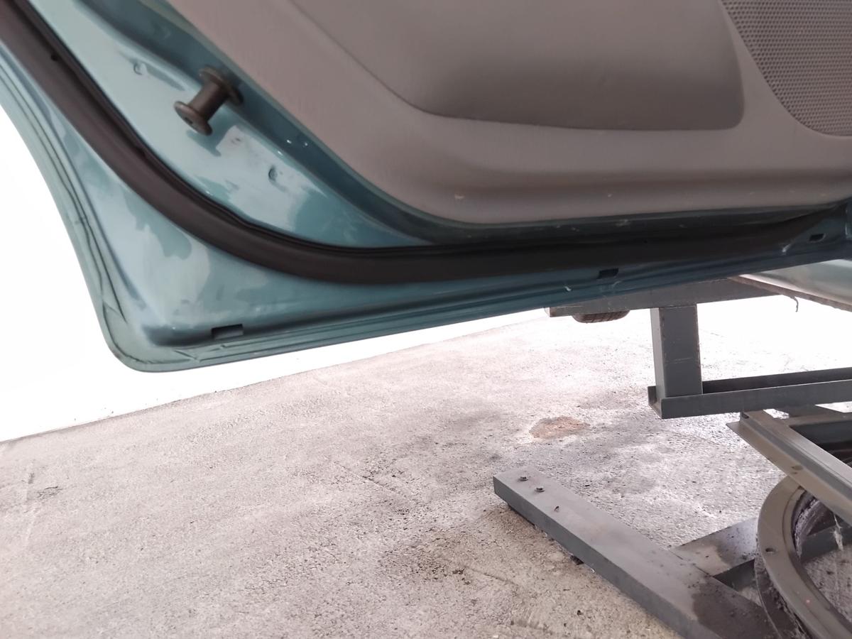 Mazda 323 F BJ T&uuml;r hinten links 23G orient green pearl 5-t&uuml;rig Flie&szlig;heck BJ2001