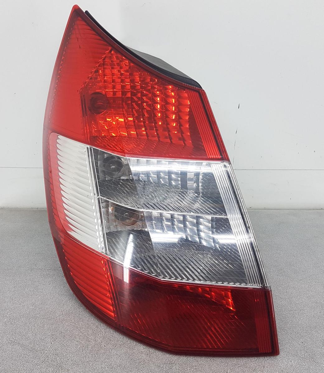 Renault Scenic II Rückleuchte Rücklicht links 8200493374 Bj2005 Modell 05 bis 06