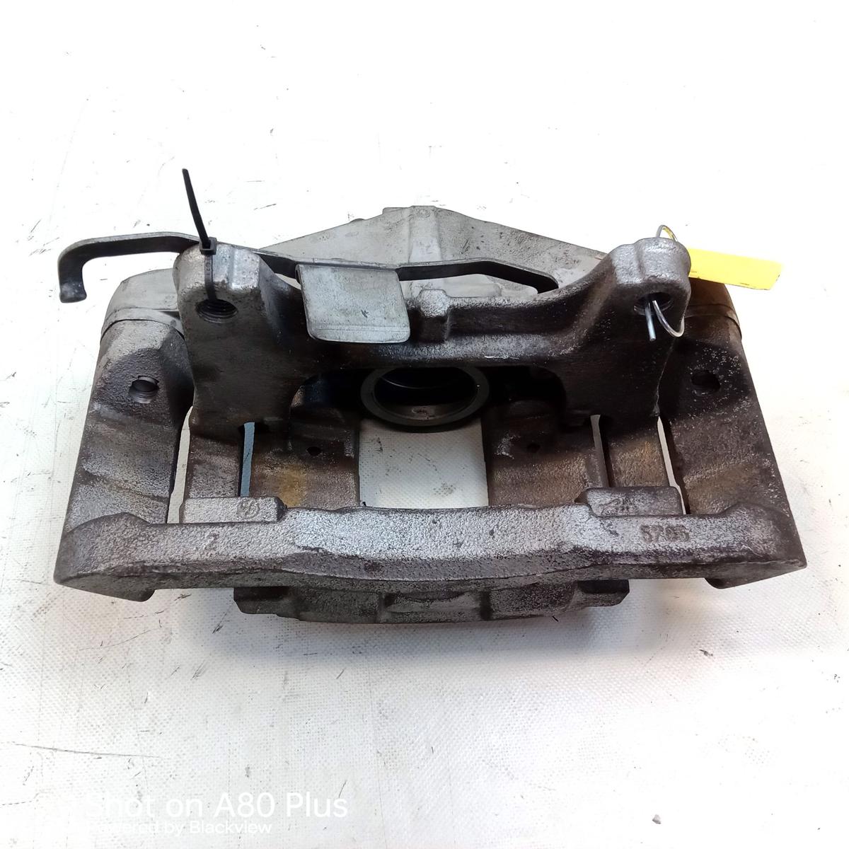 Audi A3 8P Quattro original Bremssattel Vorderachse links 345x30mm Bj.2004