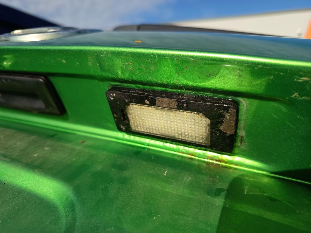 Skoda Rapid Spaceback original Heckklappe mit Scheibe F6Z Rallye gr&uuml;n Bj 2015