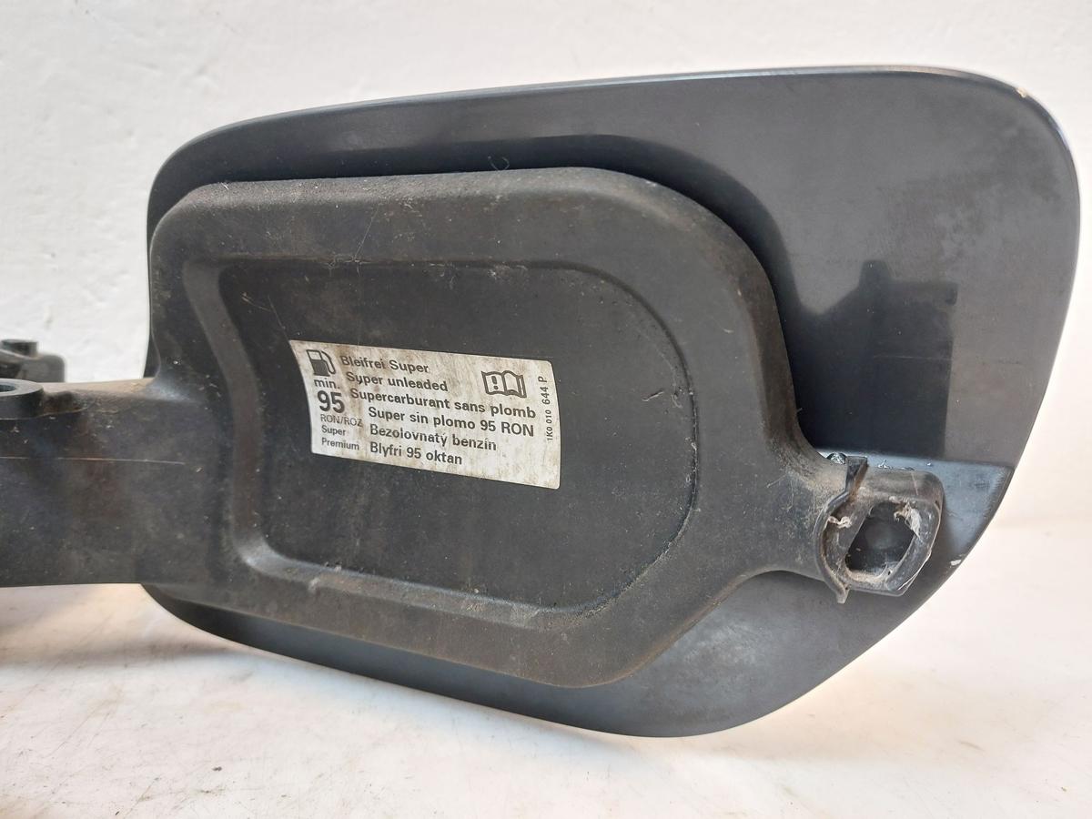 VW Passat 3G B8 Limo Tankklappe Tankdeckel Tanverschluss LI7F Uranograu