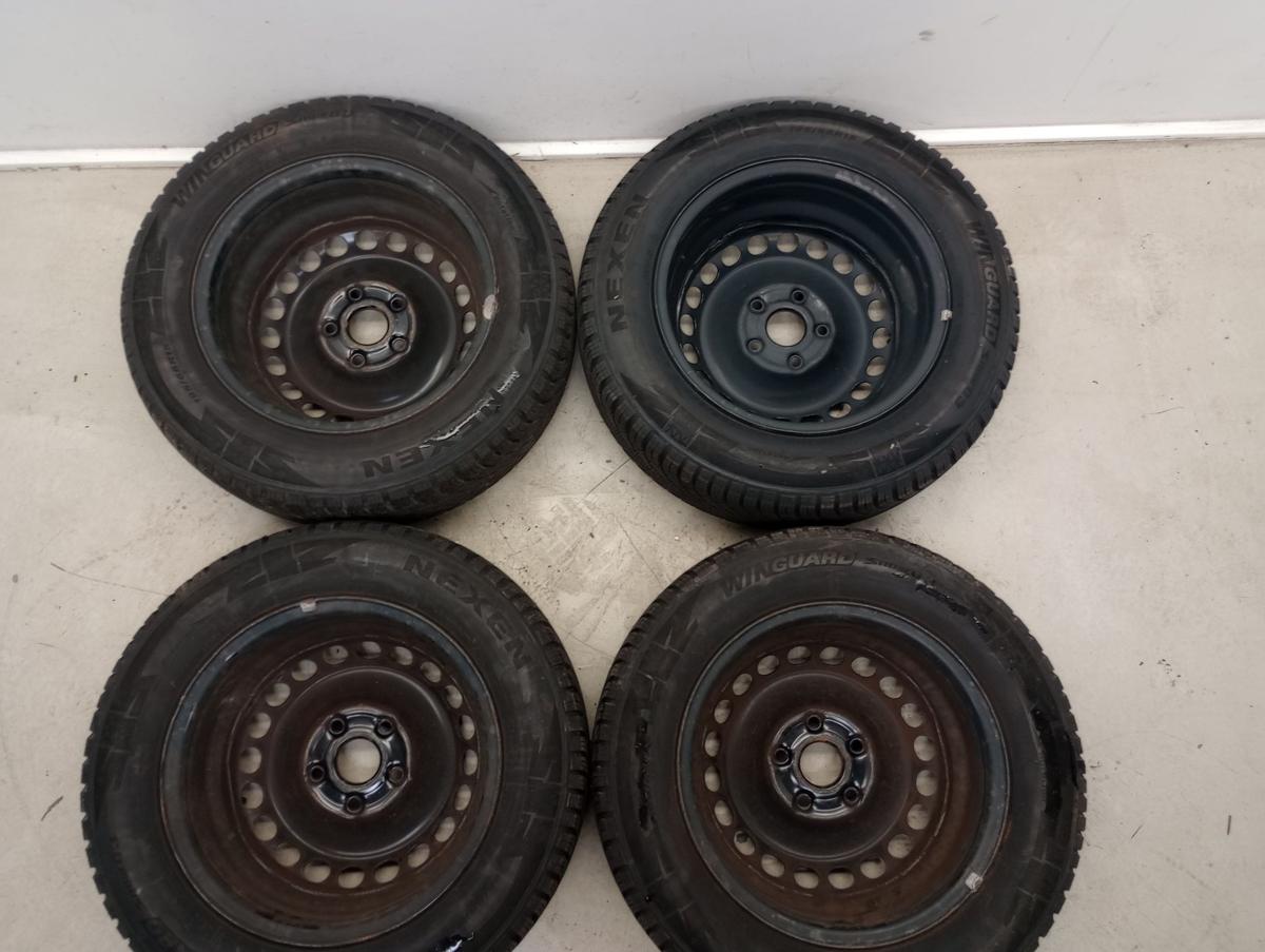 VW Passat 3B Bj1997 Satz Stahlfelgen 6x15 ET45 LK 5x112x57 mit Winterreifen