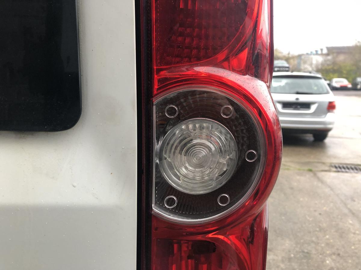 Fiat Doblo Cargo 263 R&uuml;ckleuchte rechts R&uuml;cklicht Heckleuchte Fl&uuml;gelt&uuml;rer