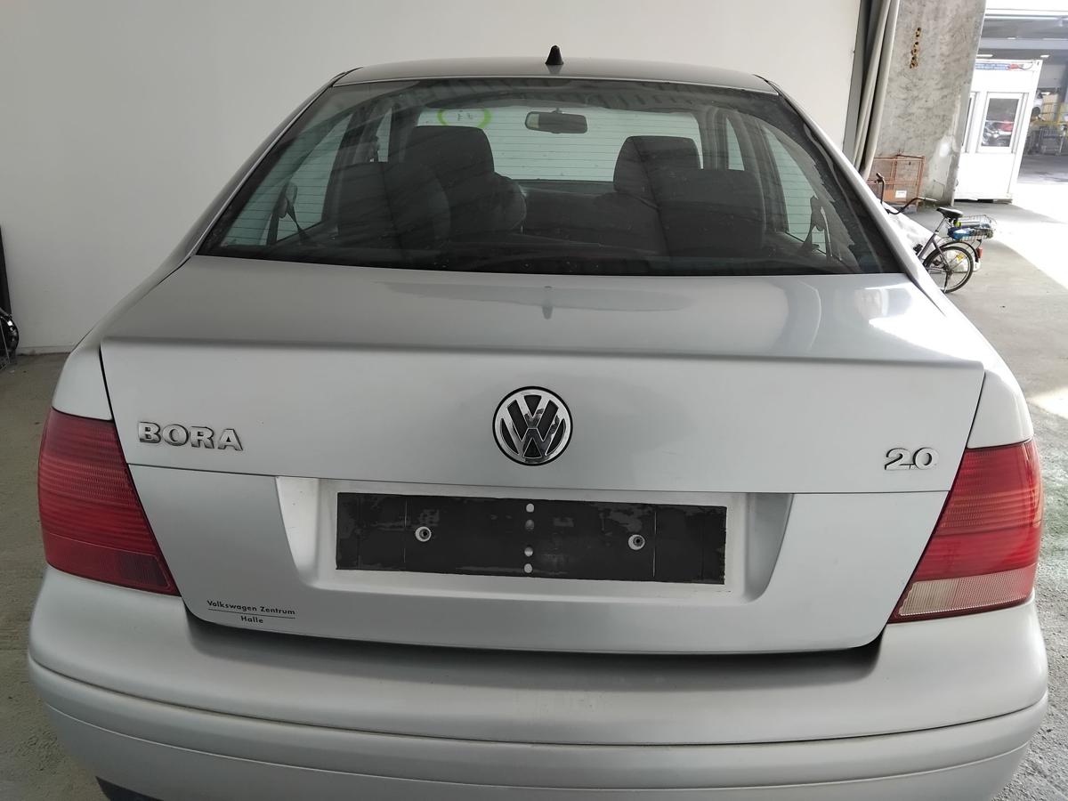 VW Bora 1J 4-t&uuml;rig Limousine Heckklappe LA7W reflexsilbermetallic BJ2002