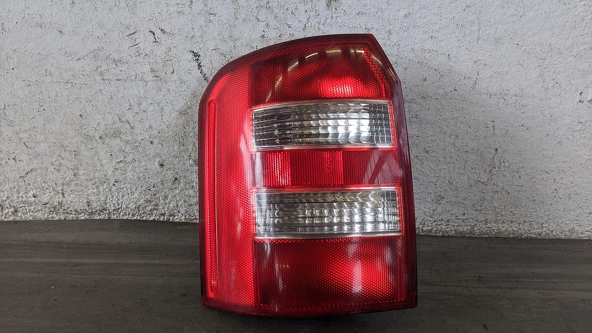 Audi A2 8Z Rückleuchte Schlußleuchte Lampe hinten links 8Z0945095C