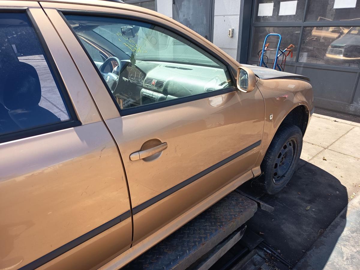 Skoda Octavia 1U original T&uuml;r vorn rechts Beifahrer Roh F8G Atamacabeige Bj 2001