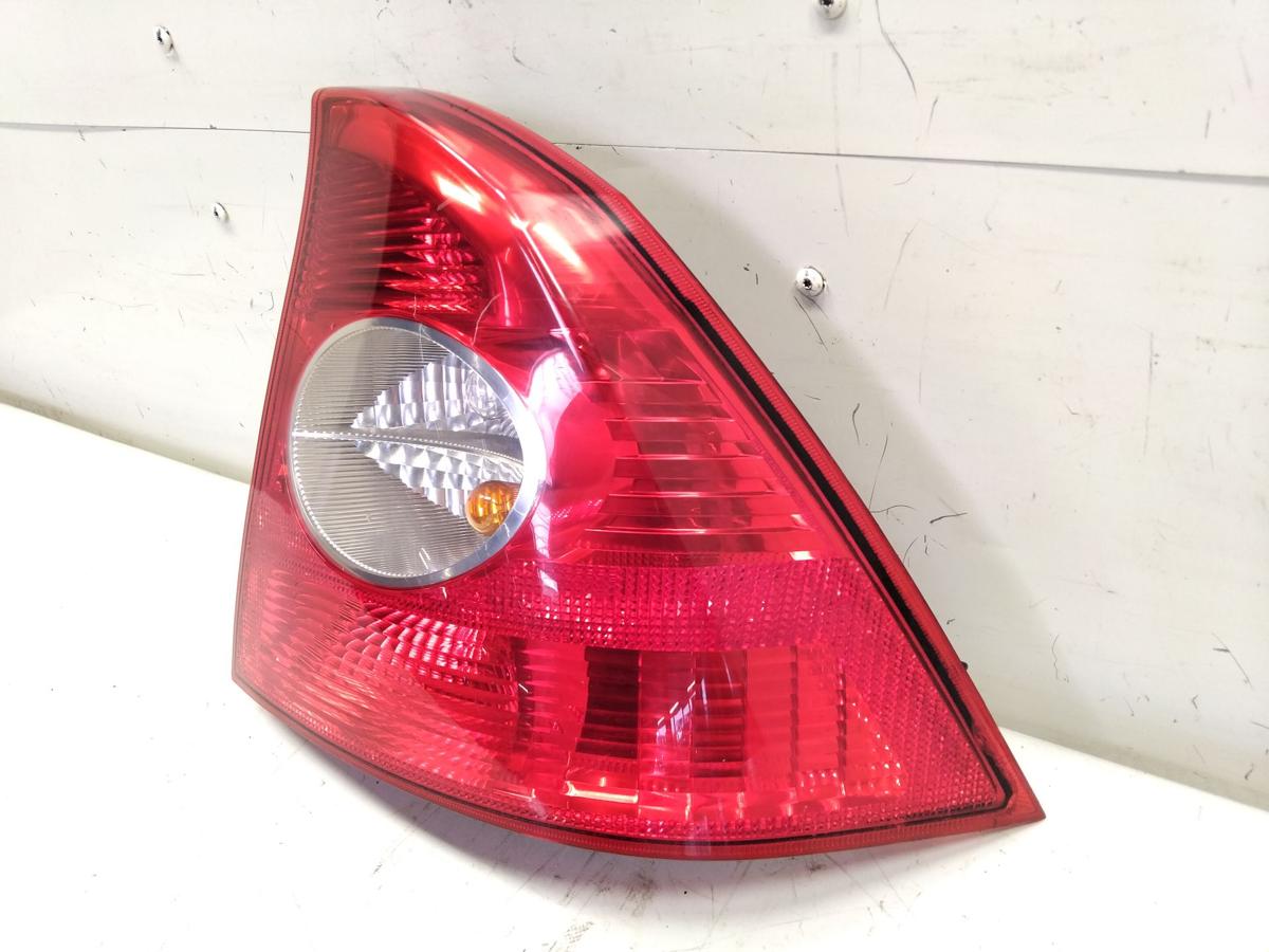 Ford Focus 2 DB3 Stufenheck orig R&uuml;ckleuchte Heckleuchte rechts 4-t&uuml;rig BJ2008
