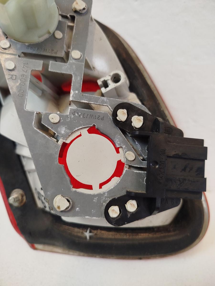 Mercedes CLK W208 Mopf Rückleuchte rechts Heckleuchte Heckklappe Coupe Hella OEM