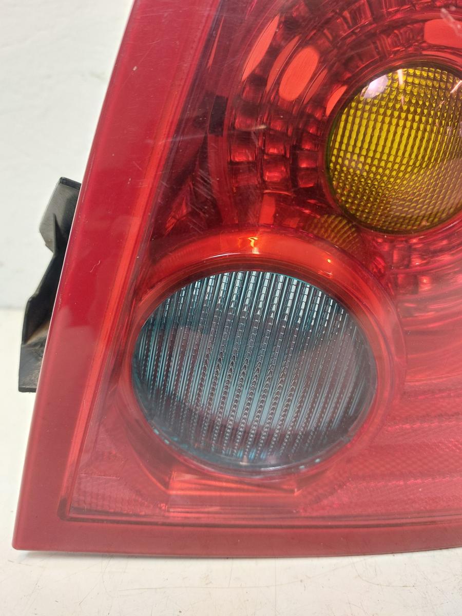 Nissan Primera P12 Fliessheck R&uuml;ckleuchte rechts R&uuml;cklicht Heckleuchte 5t&uuml;rer