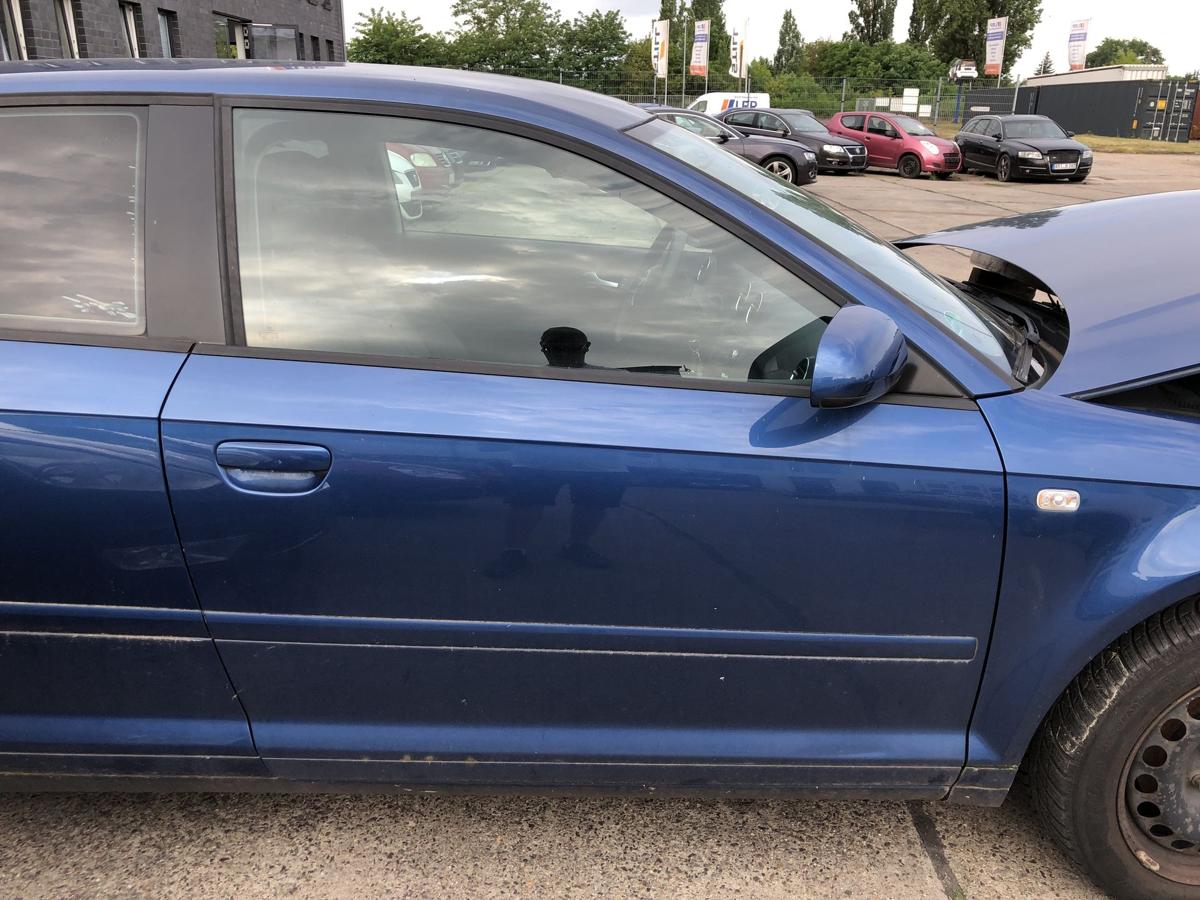 Audi A3 8P ab05 T&uuml;r vorn rechts Beifahrert&uuml;r im Rohbau Scheibenrahmen LZ5C 3trg