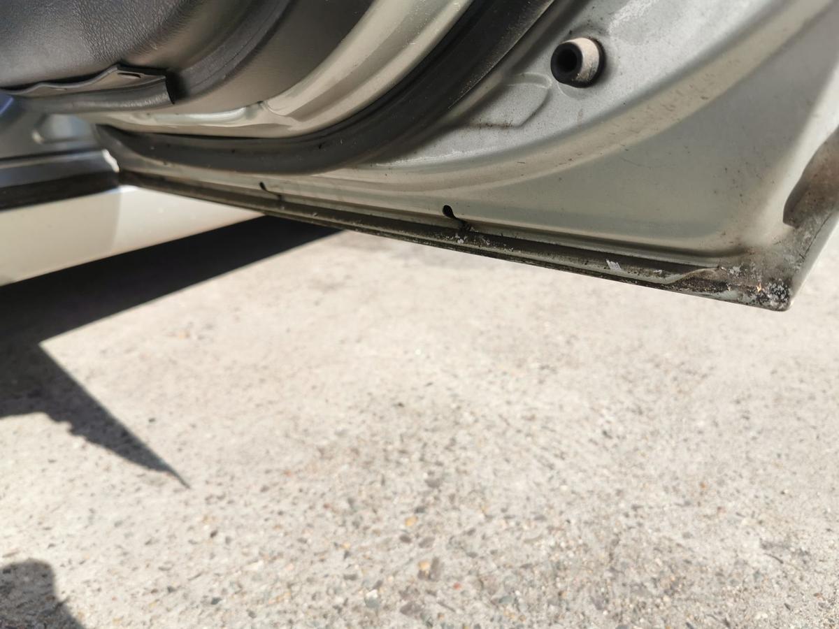 Toyota Avensis T25 Kombi Tür Autotür Fondtür hinten rechts 1C0 Radiant Silver