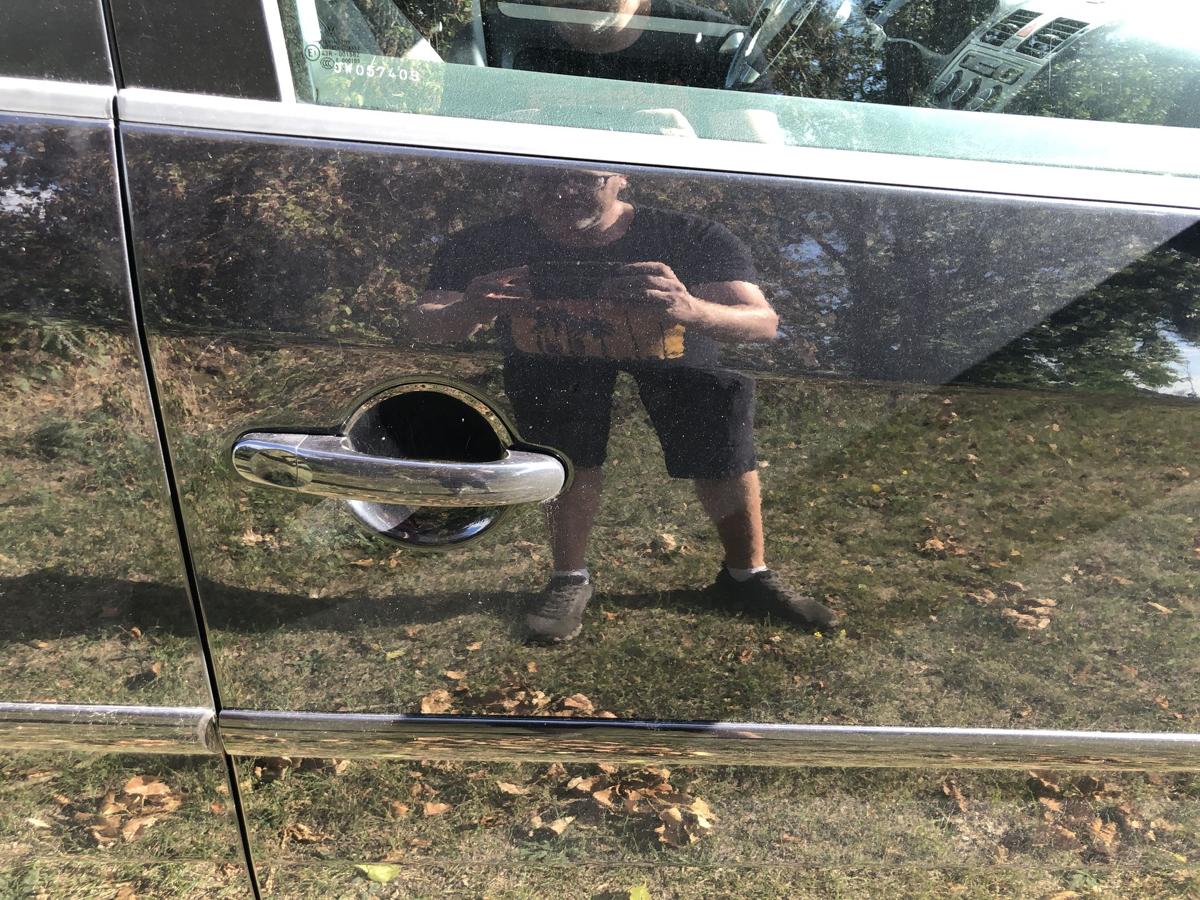 VW Touran 1T T&uuml;r vorn rechts Beifahrert&uuml;r im Rohbau LC9X Deep Black Perl 03-10