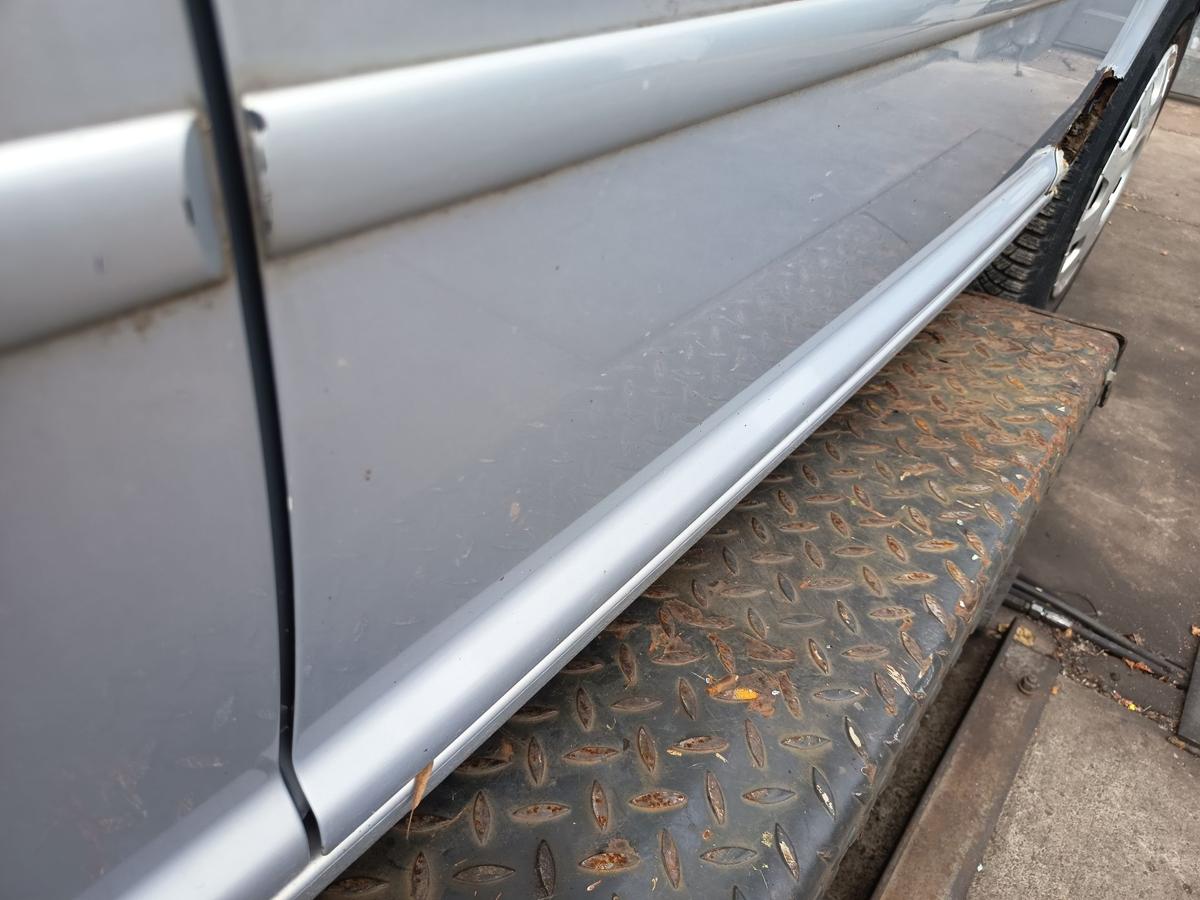VW Golf IV original T&uuml;r vorn rechts Beifahrer Rohbau B7Z Satinsilber Bj 1998