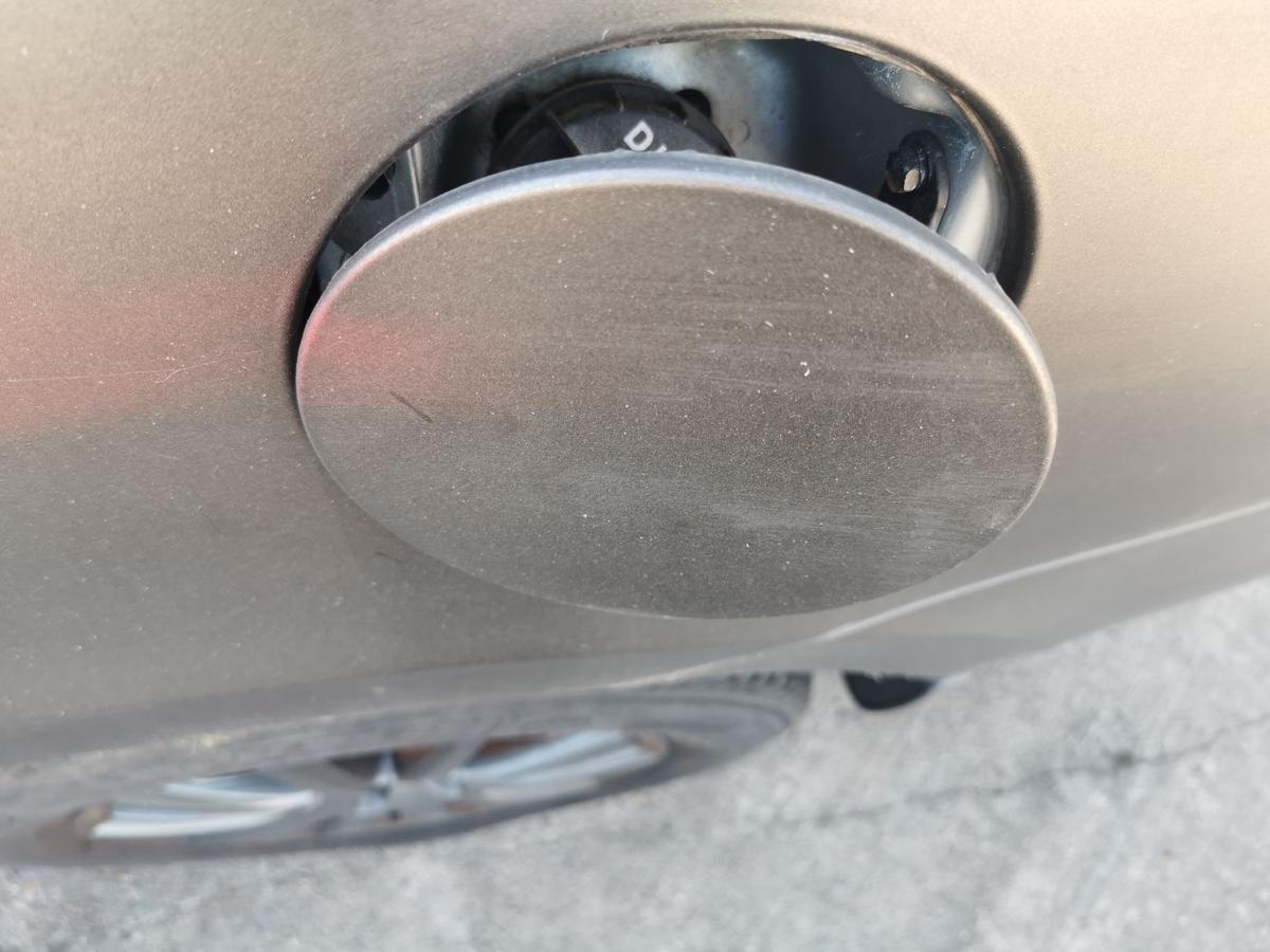 Hyundai Santa Fe CM Tankklappe Tankdeckel Tankverschluss foliert