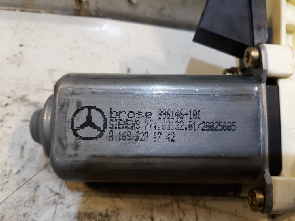 Mercedes W169 A-Klasse BJ 2005 Motor Fensterheber links A1698201742