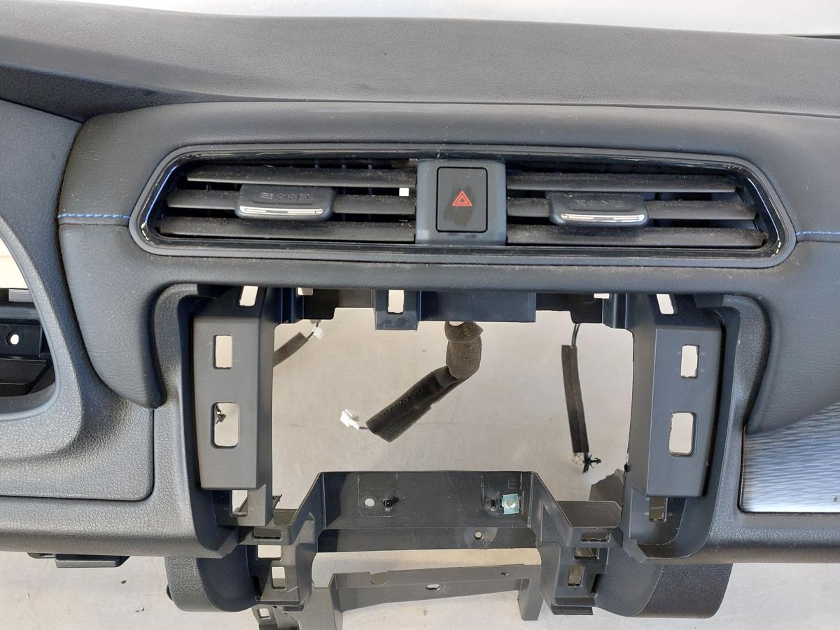 Nissan Leaf ZE1 40kWh Armaturenbrett Armaturentafel Dashboard Cockpit