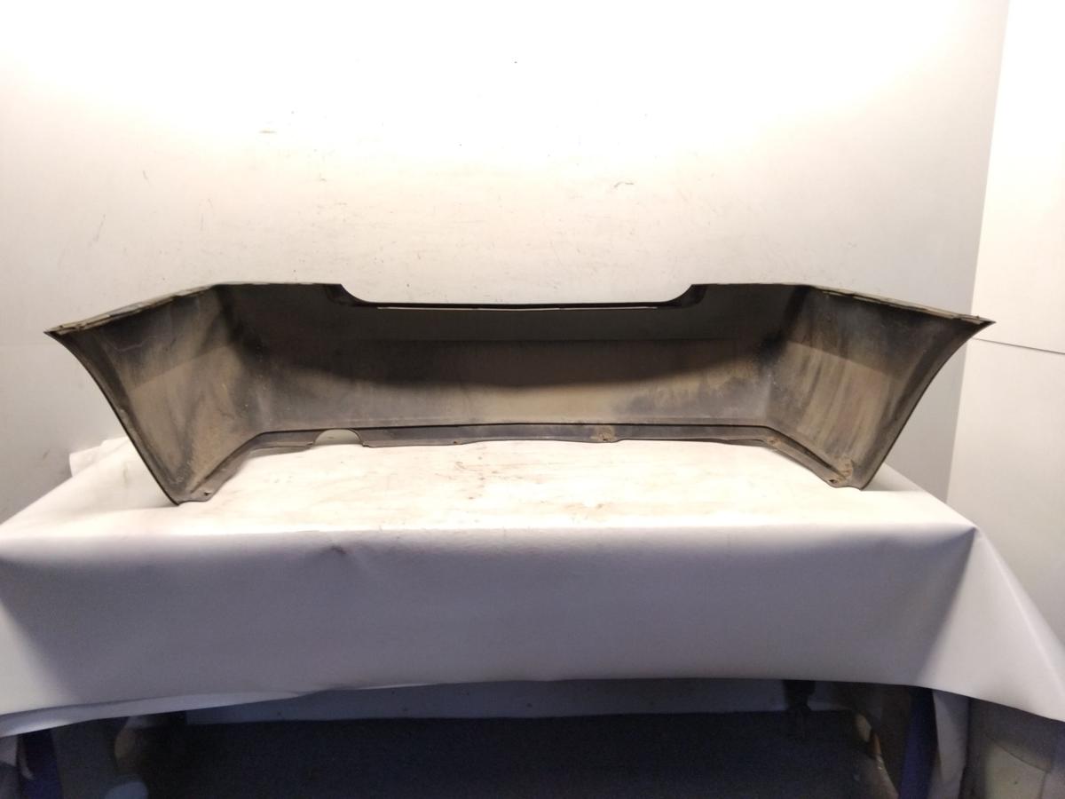 Nissan Primera P12 orig. Sto&szlig;f&auml;nger Sto&szlig;stange hinten Limousine BJ2002 DV9 Gr&uuml;nmetallic