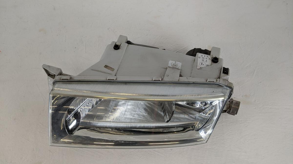 Scheinwerfer vorn links Facelift mit Nebelscheinwerfer Halogen Skoda Octavia 1U