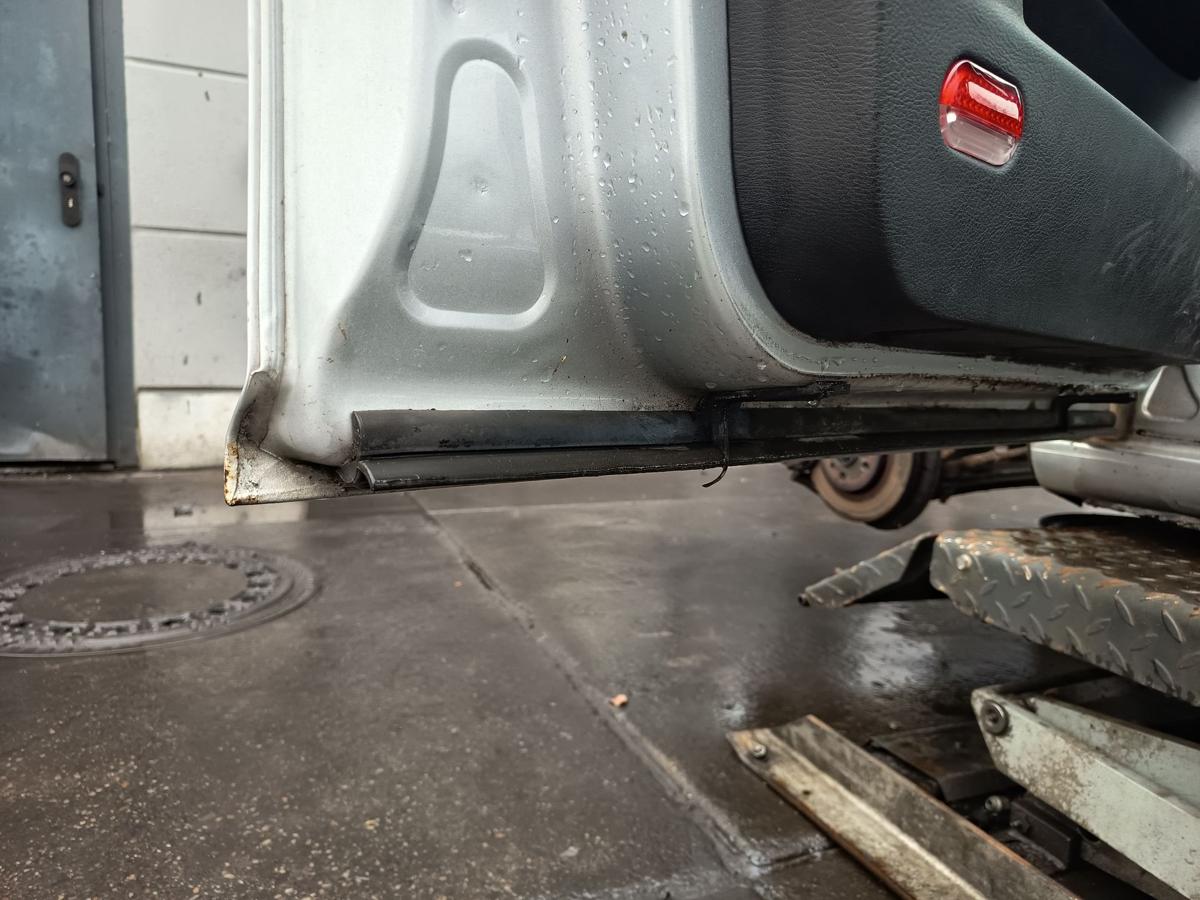 VW Golf IV Variant original T&uuml;r vorn links Fahrer A7W Reflexsilber Bj 2003