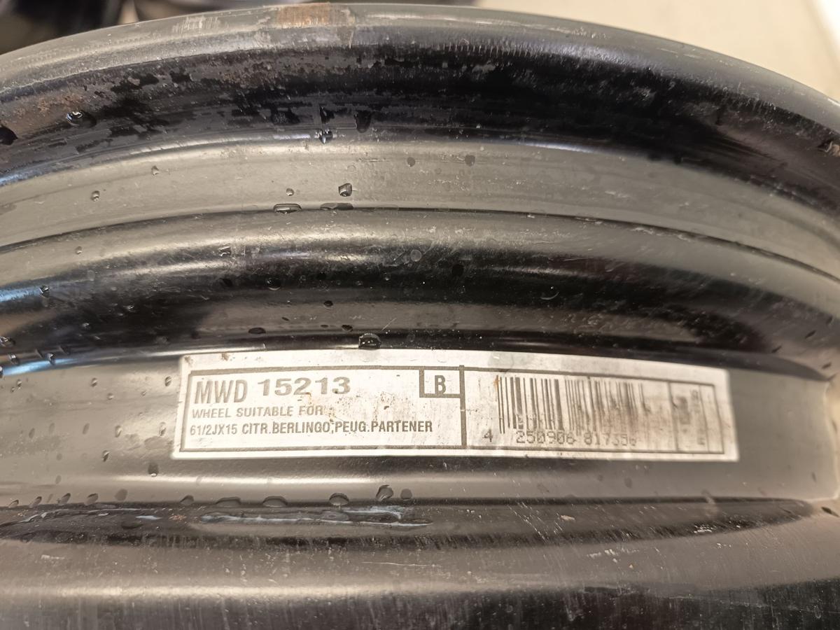Citroen Berlingo II B9 Bj 2011 original Satz Stahlfelgen 6 1/2 x15 ET27 4x108 Citroen Berlingo II B9 Bj 2011 original Satz Stahlfelgen 6 1/2 x15 ET27 4x108