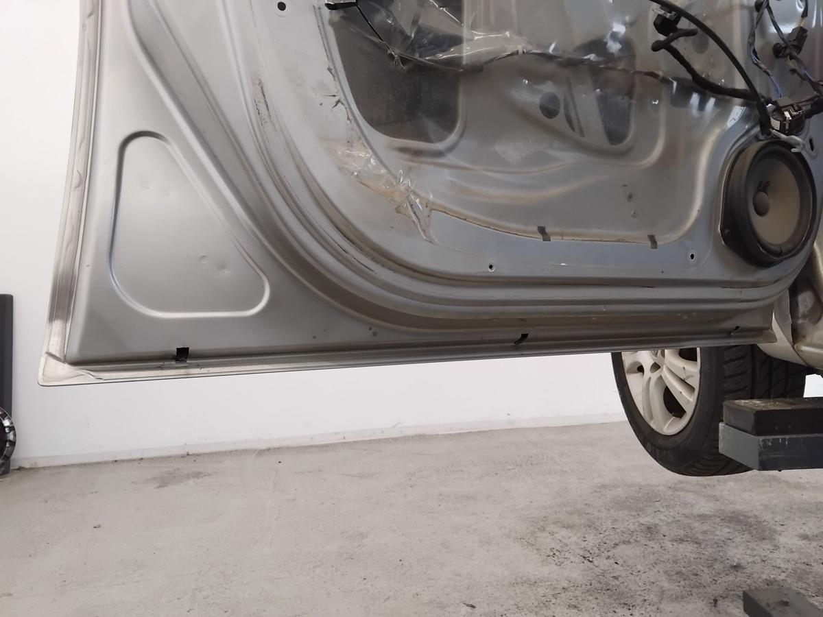 Opel Corsa D Tür vorn links Fahrertür 5türig Starsilber III Metallic Z157 BJ2006