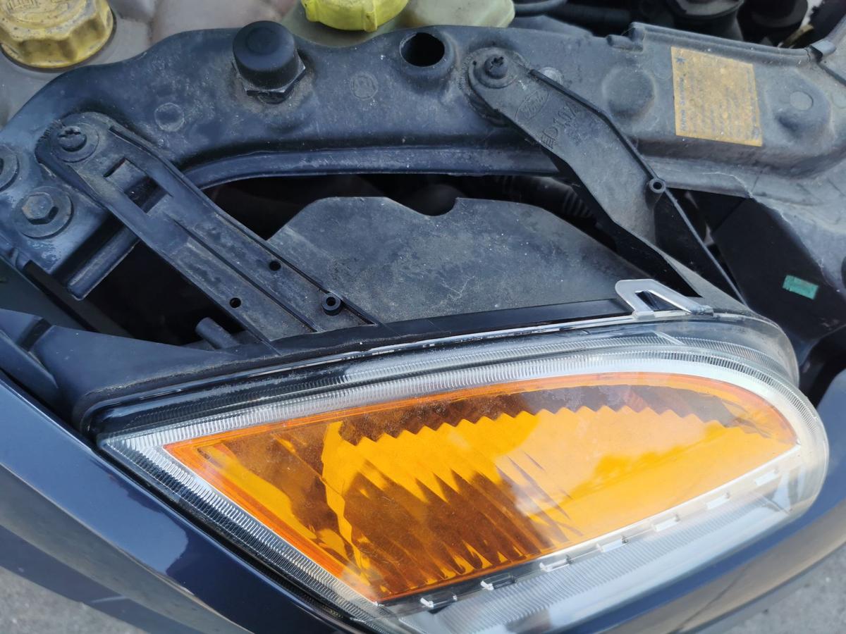 Ford Fusion JU2 Scheinwerfer Hauptscheinwerfer Frontscheinwerfer vorn rechts 05-