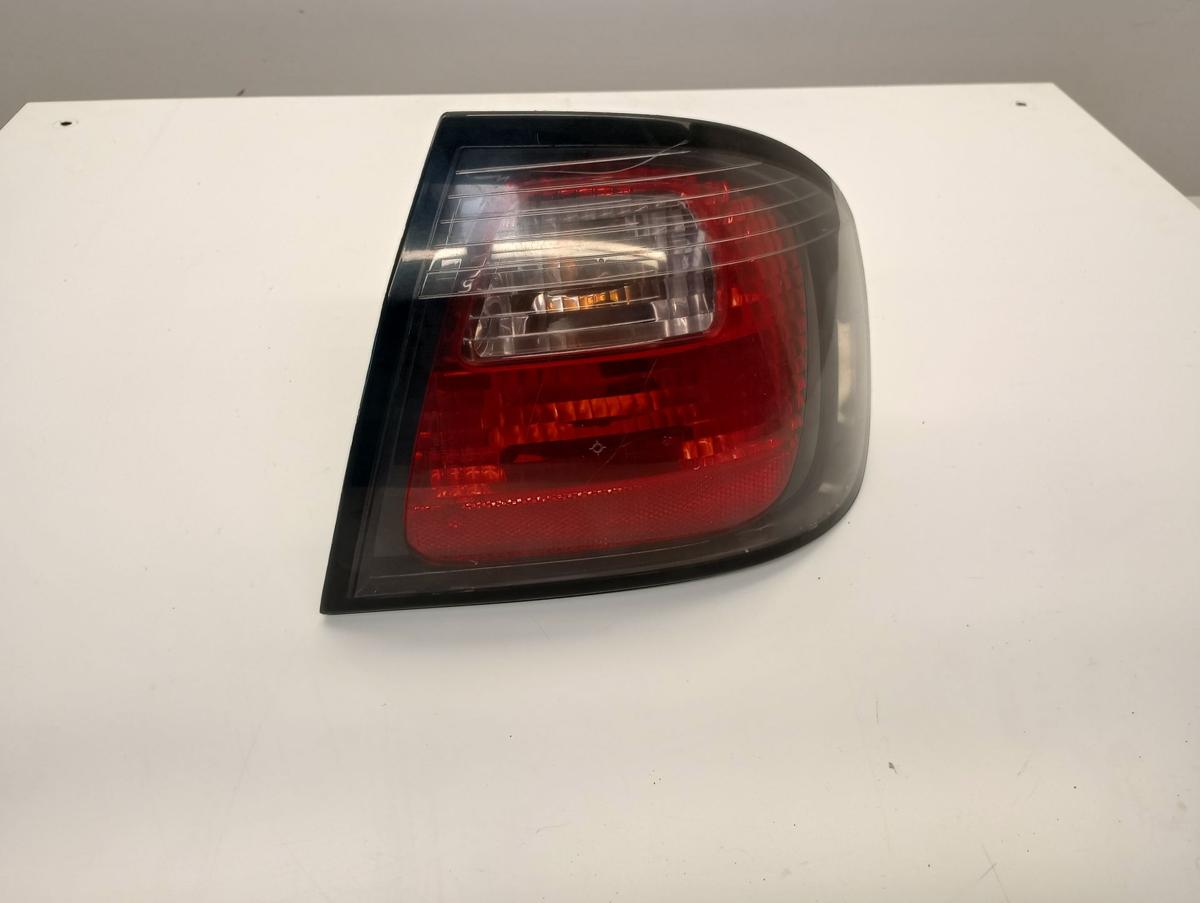 Nissan Primera P11 orig Rückleuchte/Rücklicht links Bj 2001 Facelift 89026085
