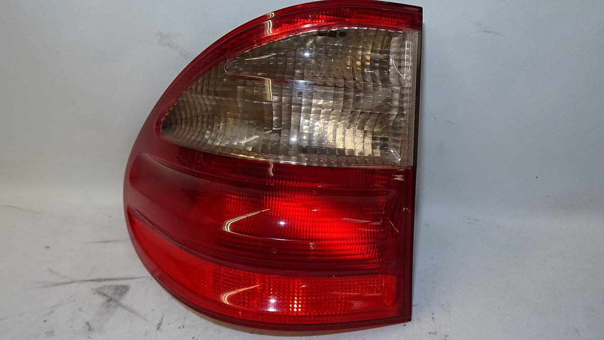 Mercedes E Klasse E200 W210 Rückleuchte Heckleuchte außen links BJ 2002 Classic Kombi rot weiss 2109205364 Mercesdes