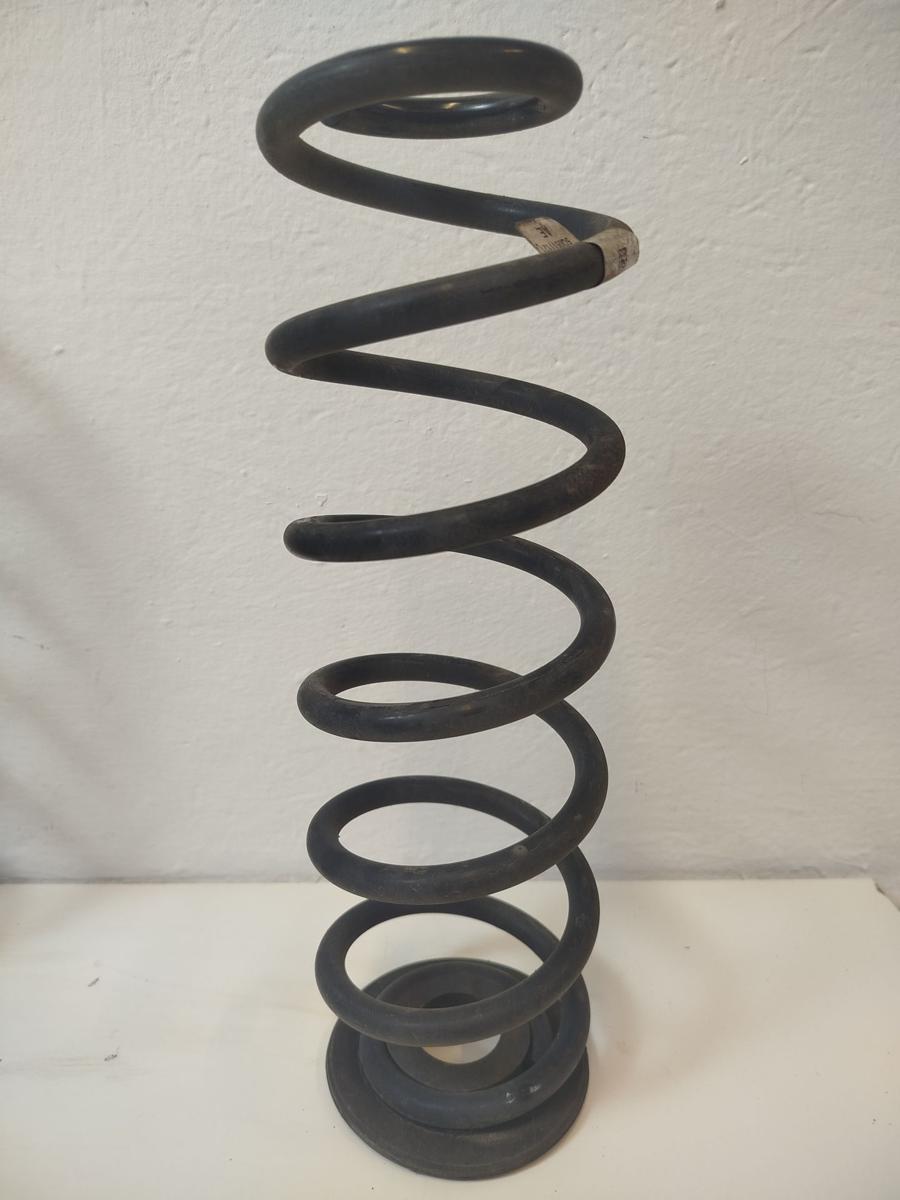 VW Golf Sportsvan AUV ab17 Satz Hinterachsfedern Federn hinten Schraubenfedern