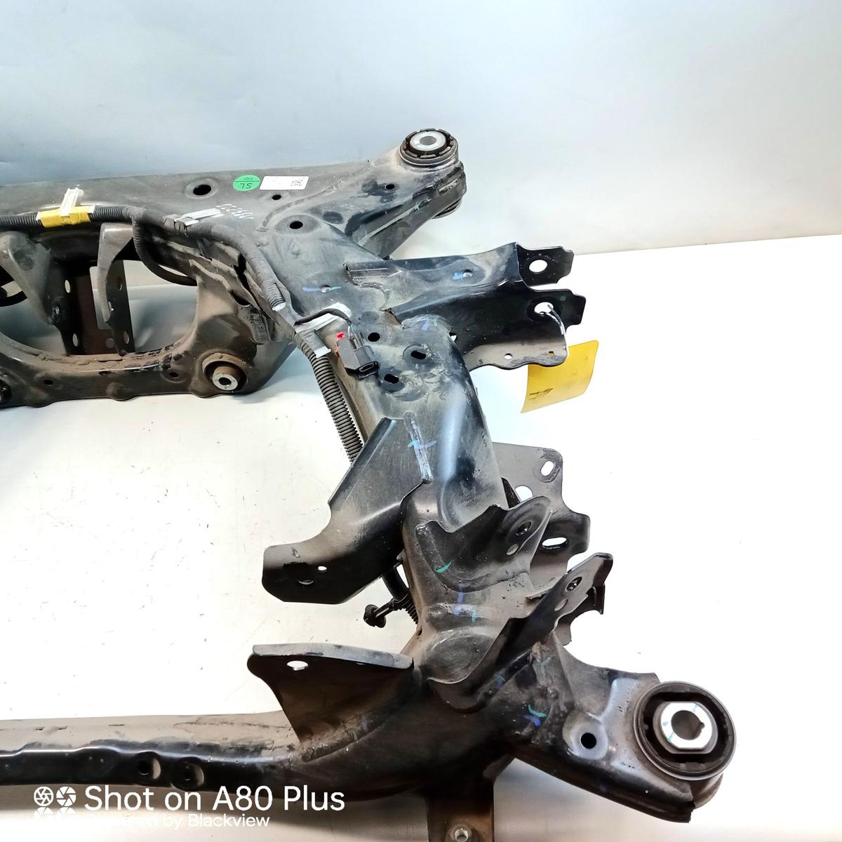 Model 3 und Model Y original Hinterachstr&auml;ger Hilfsrahmen Hinterachse Bj.2023