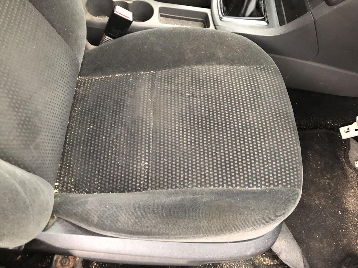 Ford Focus DA3 Sitz vorn rechts Beifahrersitz Veloursitz ohne Heizung Stoff