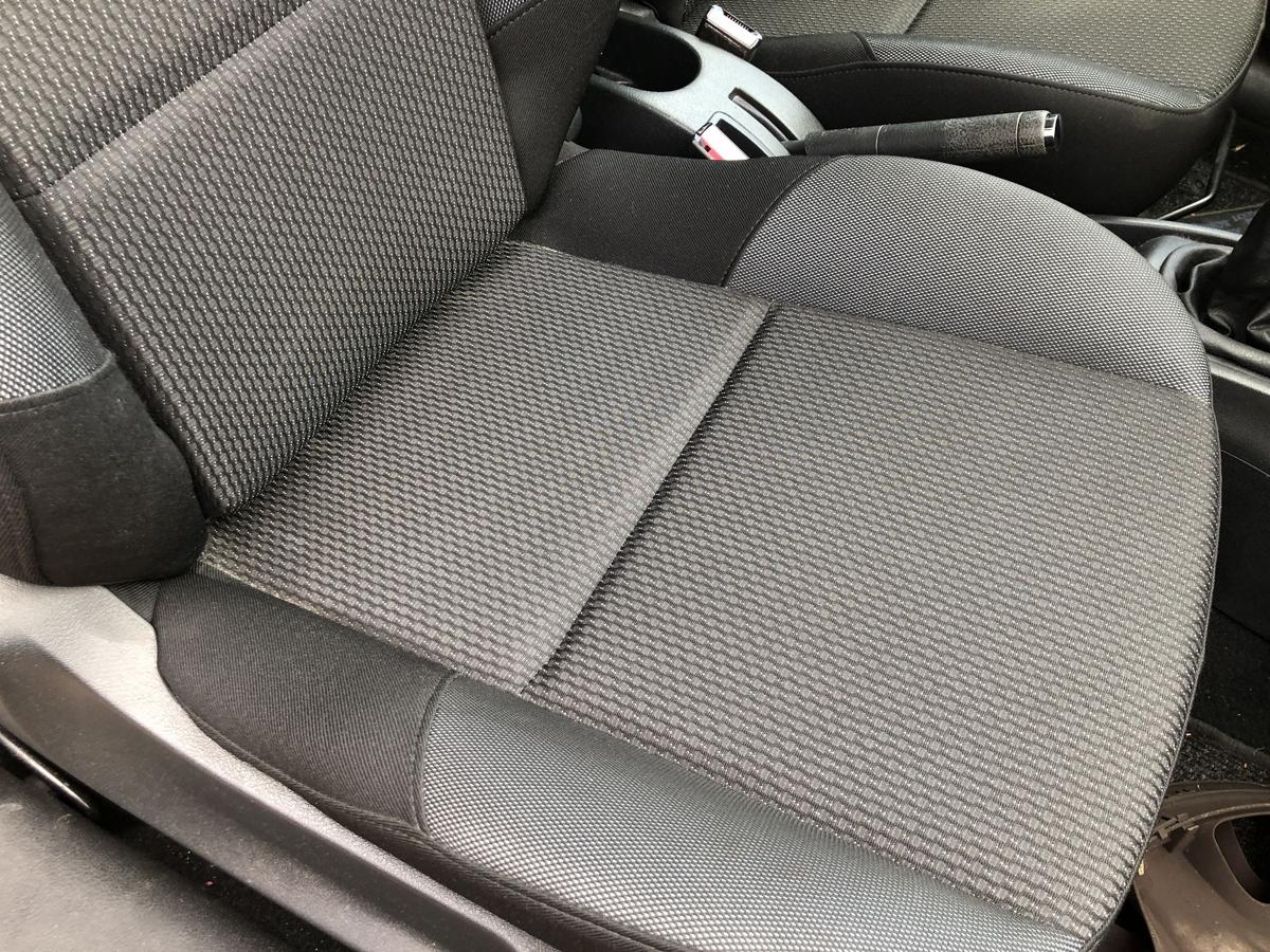 Peugeot 207 WA WC Sitz vorn rechts Beifahrersitz ohne Heizung Autositz Stoff