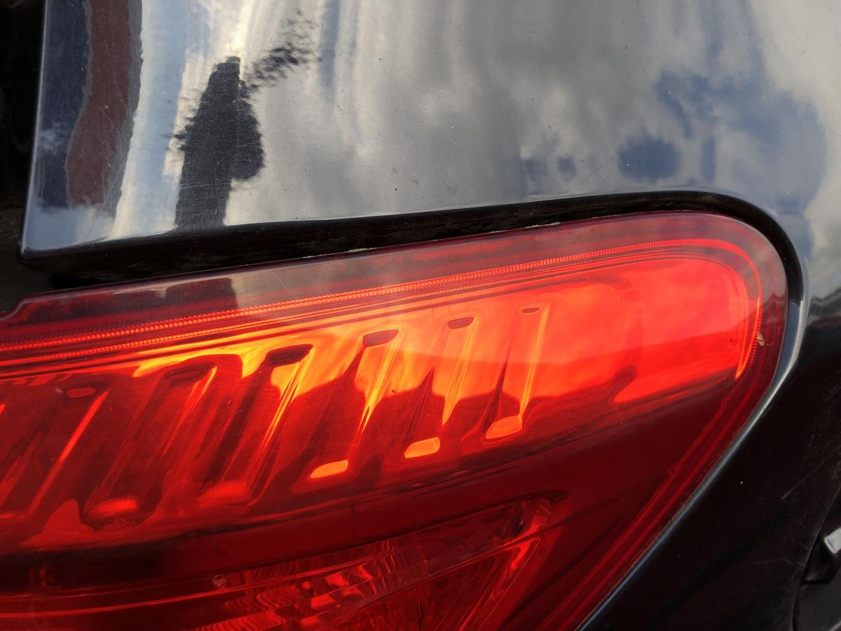 Opel Meriva B Rückleuchte außen rechts Ecke Rücklicht Heckleuchte