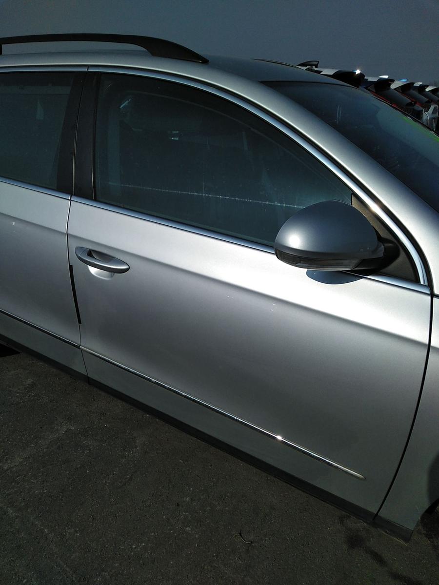 VW Passat 3C B6 T&uuml;r vorn rechts Beifahrert&uuml;r reflexsilbermetallic LA7W Bj.2010