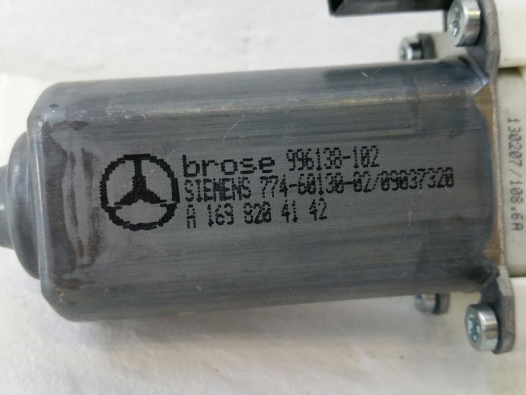 Mercedes B-Klasse W245 Bj.06 orig. Hebermotor vorn links A1698204142