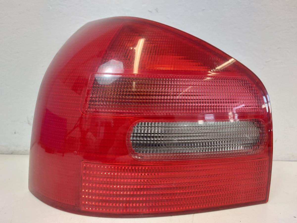 Audi A3 8L R&uuml;ckleuchte Schlussleuchte hinten links OE 3 T&uuml;rer bis Bj 2000