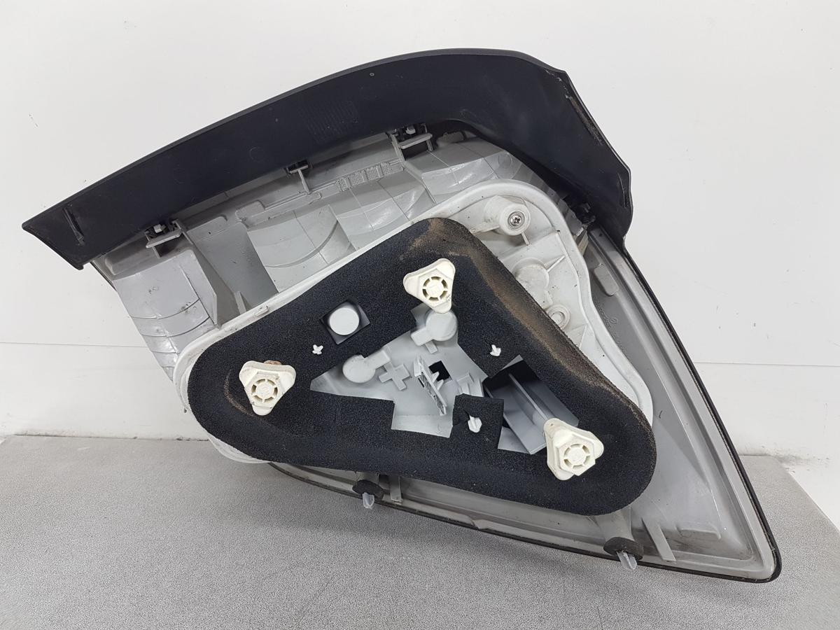Opel Astra H Caravan Rückleuchte Rücklicht links 24451838 Bj2006 Kombi
