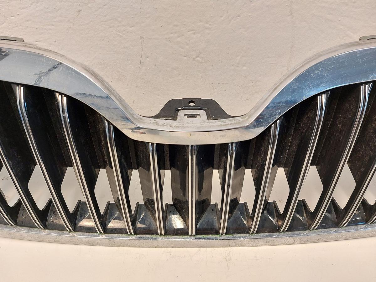 Skoda Superb 3T Grill Kühlergrill Frontgrill OE Kühlergitter Bj 2013 bis 2015