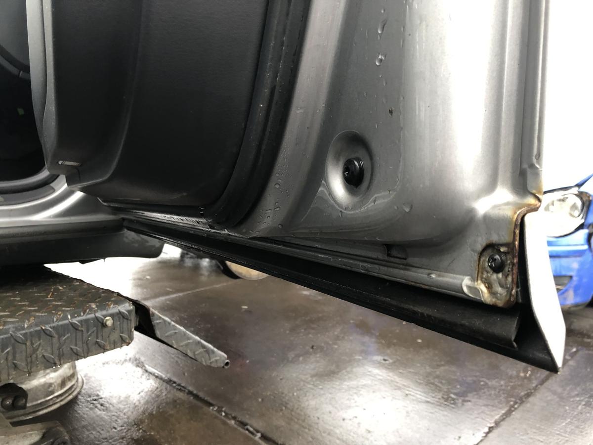 Audi A4 8E original Tür vorn rechts Beifahrer Y7Q Atlasgrau Bj 2002