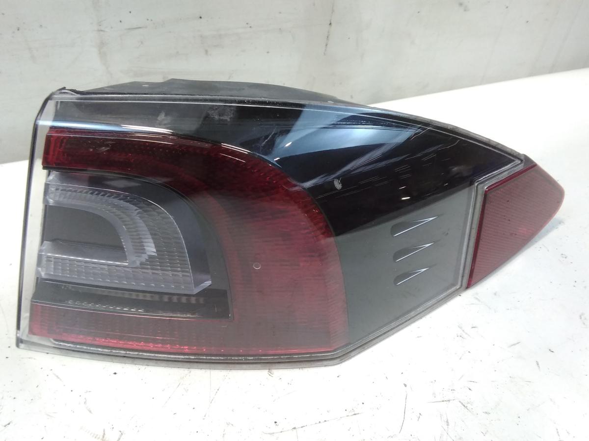 Tesla Model S P85D original R&uuml;ckleuchte Schlussleuchte rechts au&szlig;en BJ2014