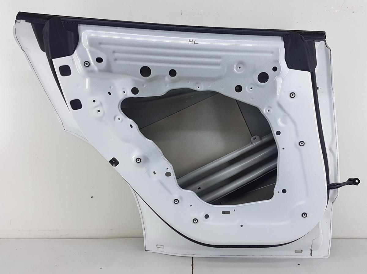 Tesla Model Y T&uuml;r hinten links in PPSW White Water Pearl Bj22 Rohbaut&uuml;r