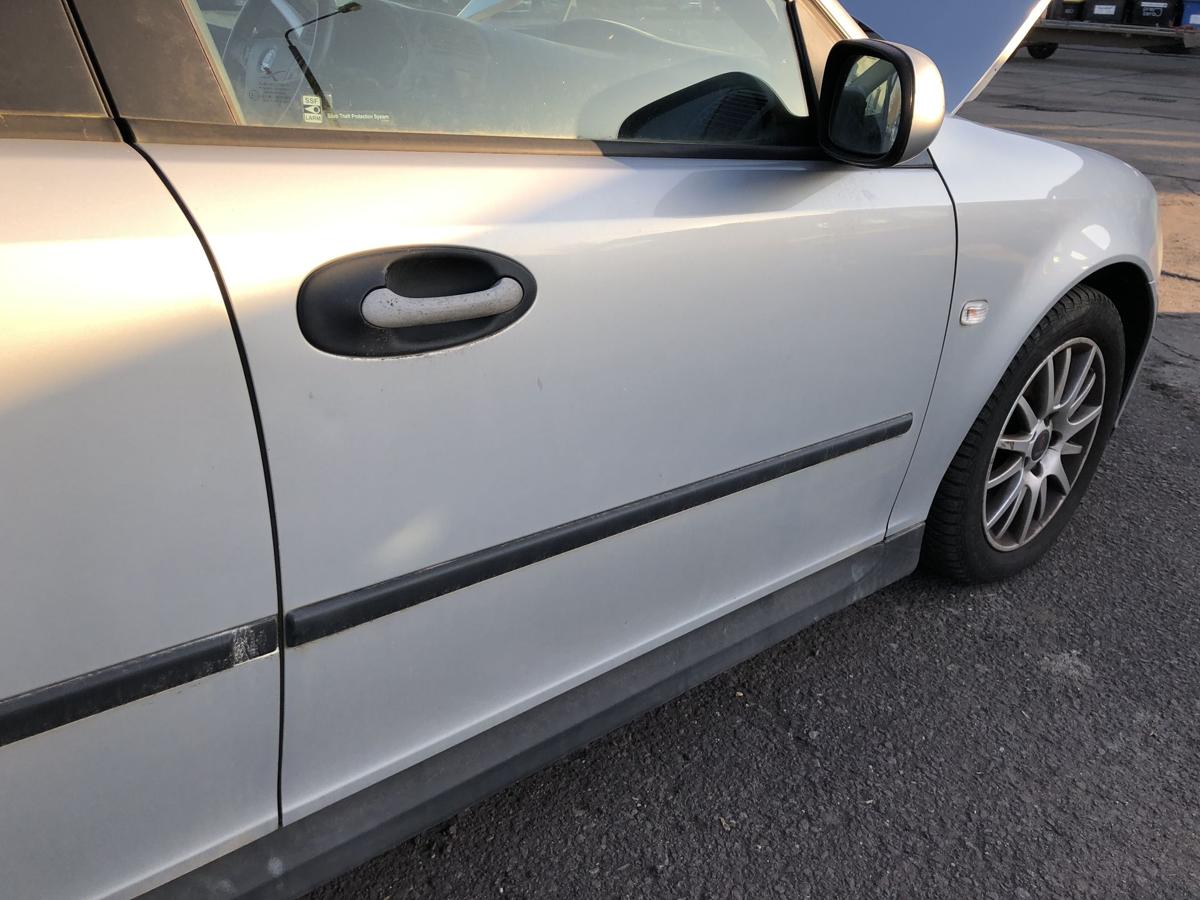 Saab 9-3 Typ YS3F T&uuml;r vorne rechts Beifahrert&uuml;r Autot&uuml;r silber