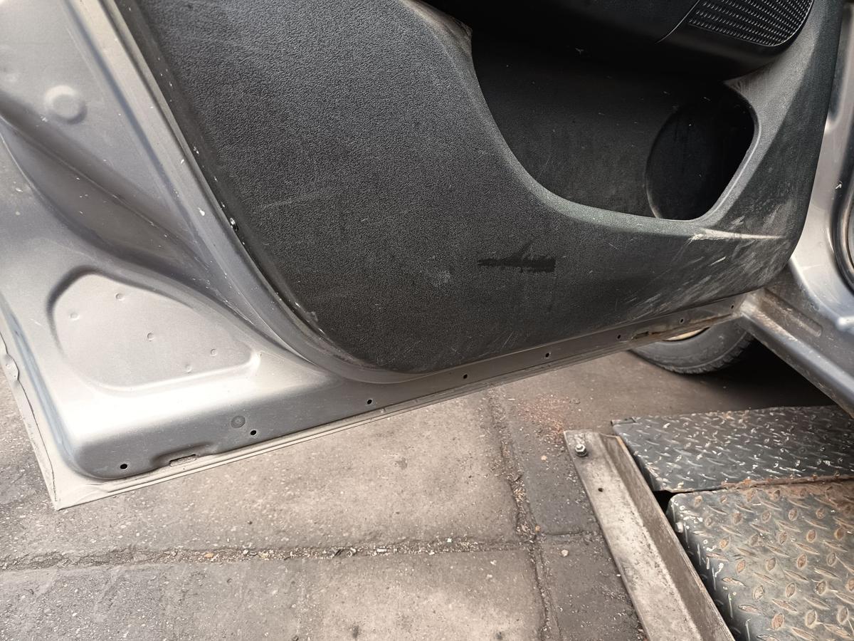 Opel Combo D original T&uuml;r vorne links GJM Grau Baujahr 2012