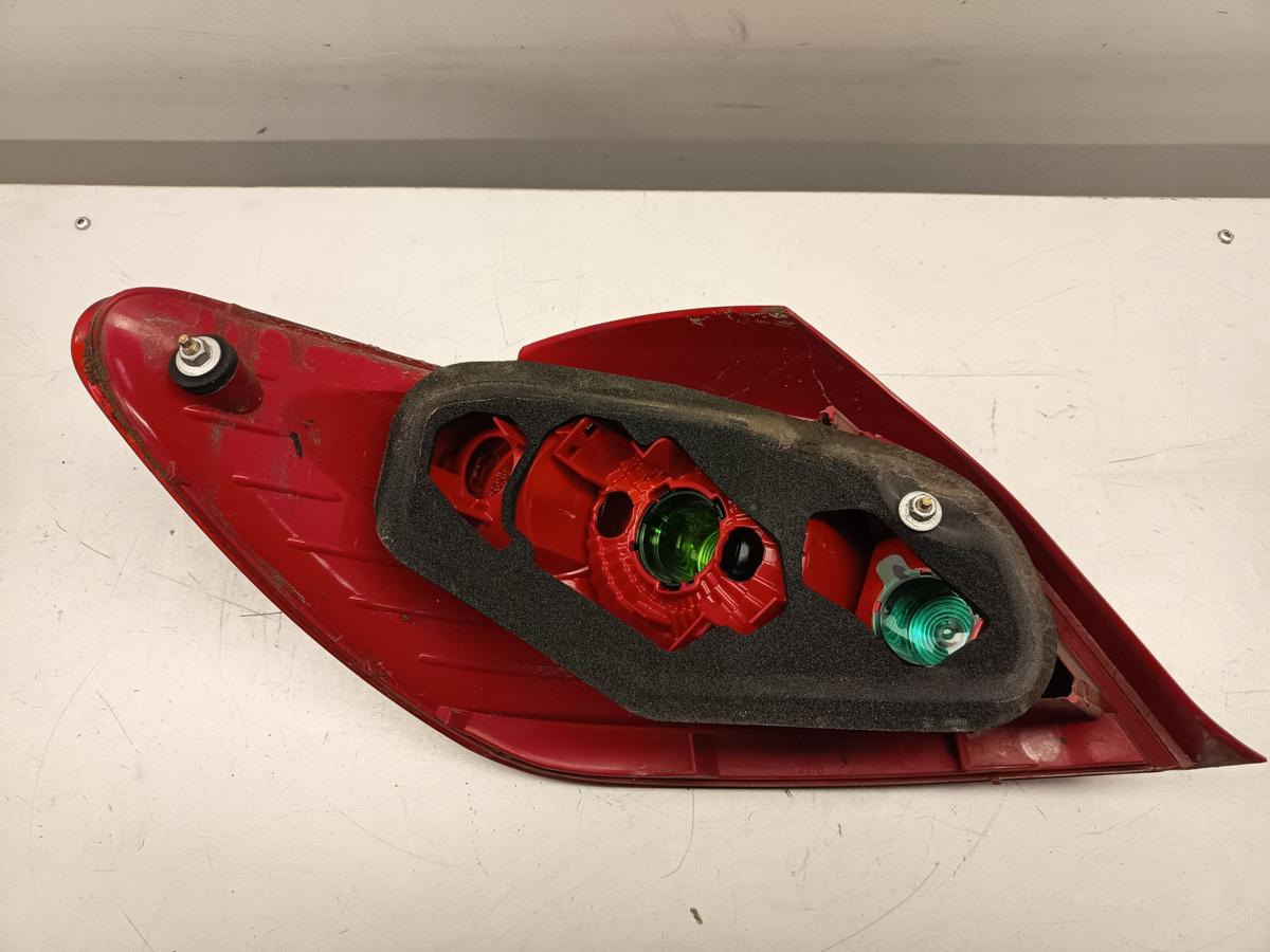 Peugeot 307 original R&uuml;ckleuchte rechts Heck/Schluss/Licht Bj 2006